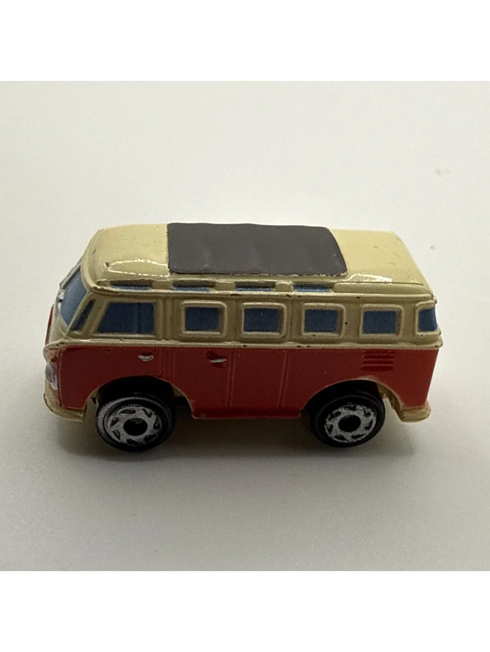 Vintage Micro Machines Volkswagen VW Microbus Bus Red/White 1994 LGT